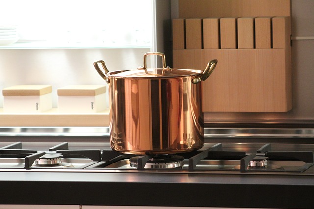 advantages of copper cookware