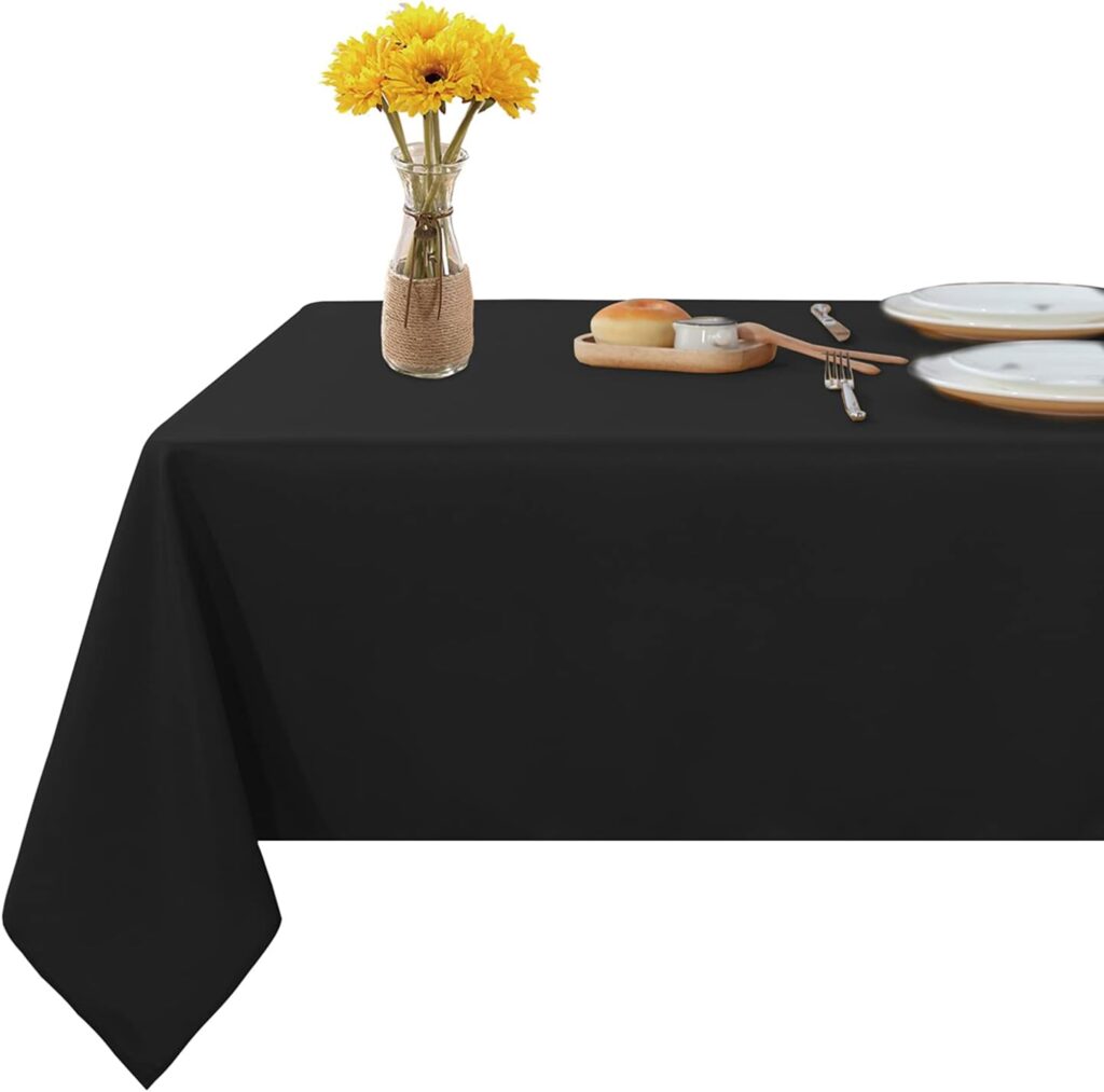 Easy and inexpensive tablecloth 